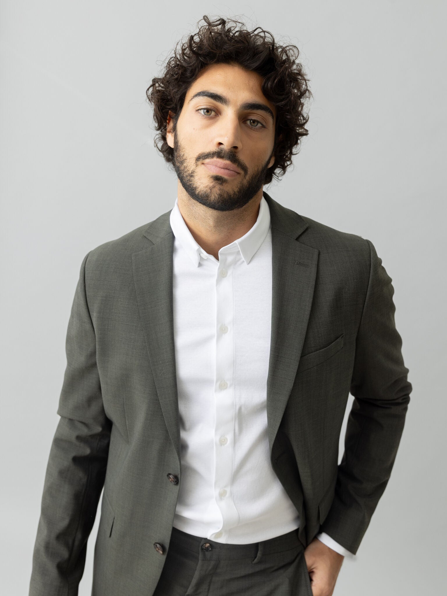 Modelshot / Dark Green / Detail